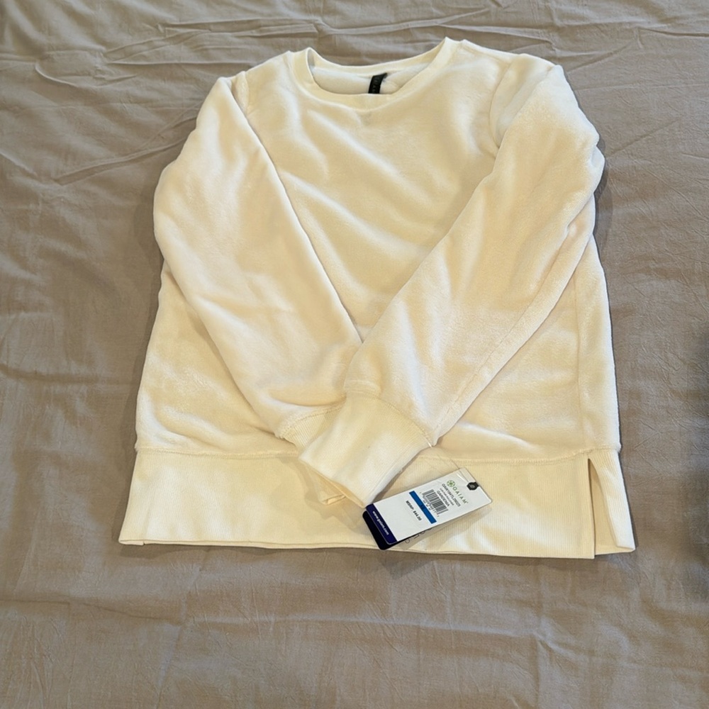 NWT GAIAM Sweatshirt in XS